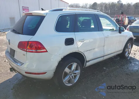 2011 Volkswagen Touareg Vr6 Lux z USA, uszkodzony, nr VIN WVGFF9BP6BD003726